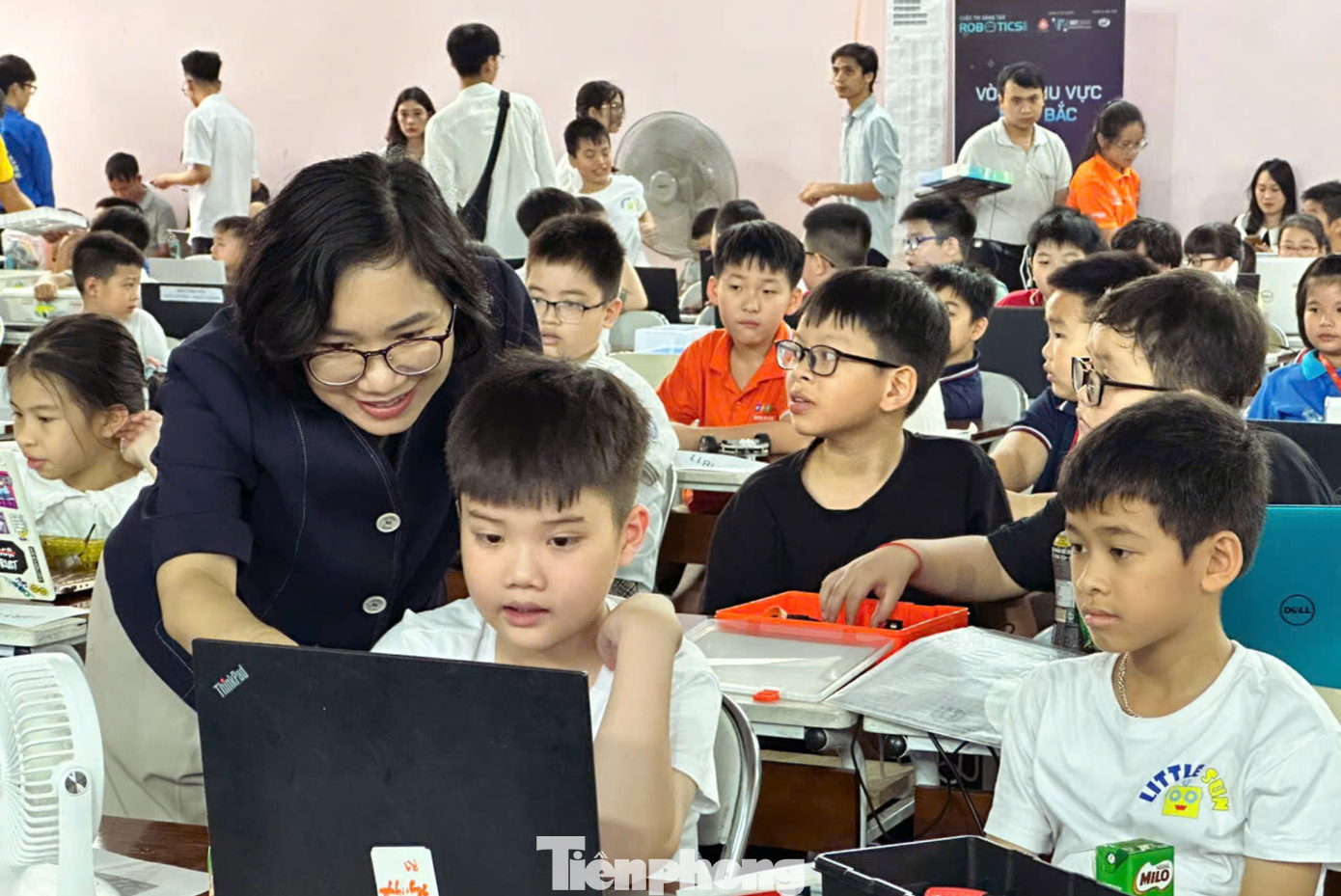 Hơn 200 đội thi khu vực miền Bắc, miền Trung tranh tài cuộc thi Sáng tạo Robotics năm 2024 ảnh 8