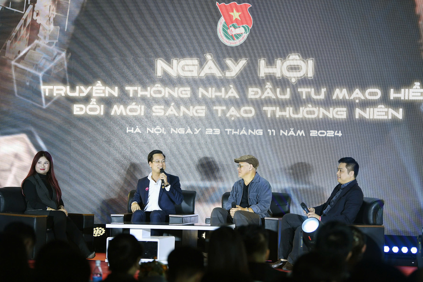 Các chuyên gia, nhà đầu tư chia sẻ những góc nhìn về việc phát triển hệ sinh thái khởi nghiệp tại Việt Nam và mở rộng ra thị trường quốc tế. Ảnh: Dương Triều Các chuyên gia, nhà đầu tư chia sẻ những góc nhìn về việc phát triển hệ sinh thái khởi nghiệp tại Việt Nam và mở rộng ra thị trường quốc tế. Ảnh: Dương Triều