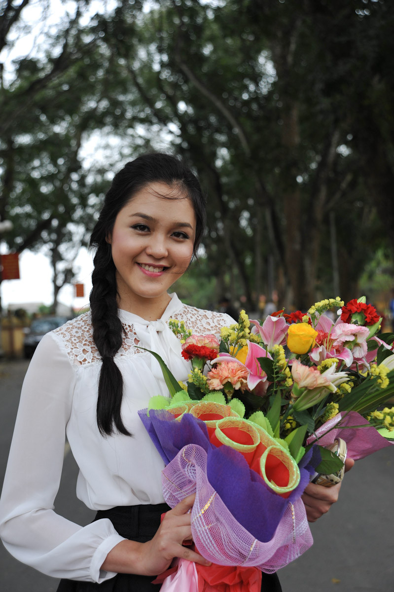 Á hậu Hoàng Anh rạng rỡ