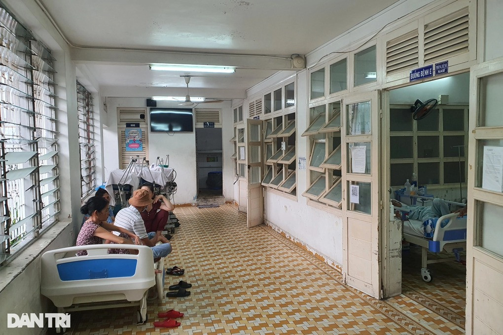 Khoa Nhiễm Việt - Anh, Bệnh viện Bệnh Nhiệt đới TPHCM (Ảnh: Hoàng Lê).