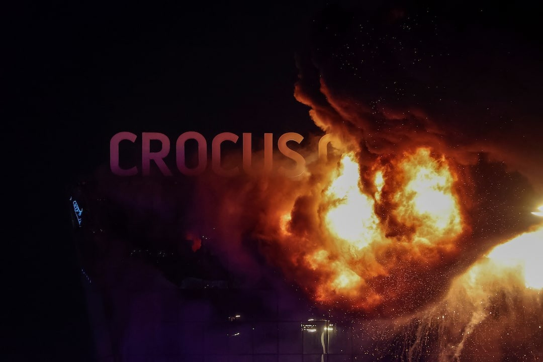 Một nguồn tin từ Bộ Tình trạng khẩn cấp Nga nói với Tass rằng vụ cháy tại trung tâm mua sắm và giải trí Crocus City Hall gần Mátxcơva đã được khoanh vùng. Ảnh: Reuters Một nguồn tin từ Bộ Tình trạng khẩn cấp Nga nói với Tass rằng vụ cháy tại trung tâm mua sắm và giải trí Crocus City Hall gần Mátxcơva đã được khoanh vùng. Ảnh: Reuters