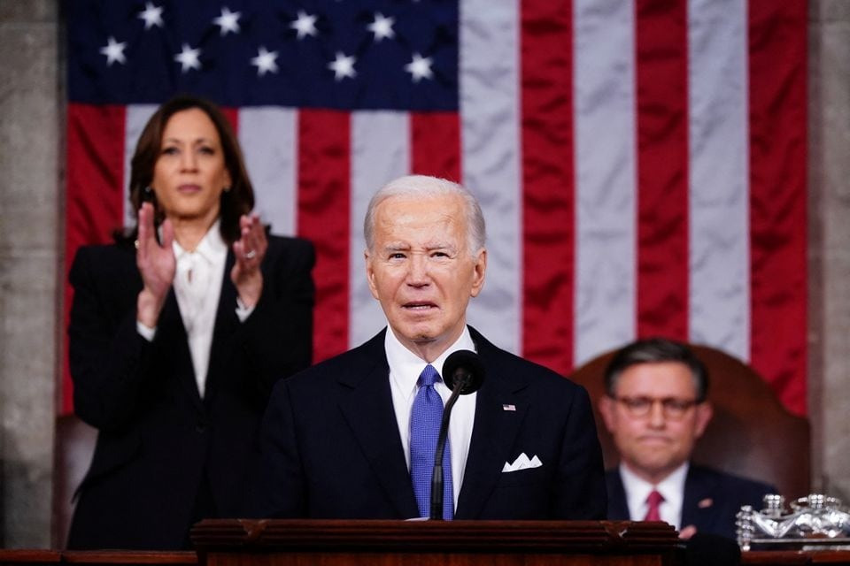 Tổng thống Joe Biden đọc Thông điệp Liên bang tối 7/3 (giờ Mỹ). Ảnh: Reuters Tổng thống Joe Biden đọc Thông điệp Liên bang tối 7/3 (giờ Mỹ). Ảnh: Reuters