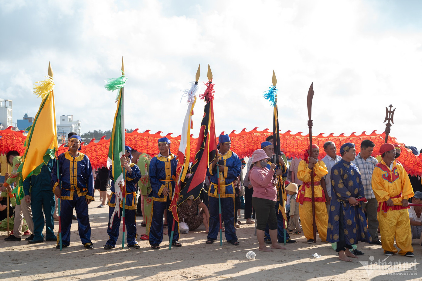 Không chỉ để lưu giữ nét văn hoá truyền thống, Nghinh Ông Nam Hải cũng là dịp để địa phương quảng bá du lịch, thu hút du khách đến khám phá làng chài Phước Hải xinh đẹp, bình yên.