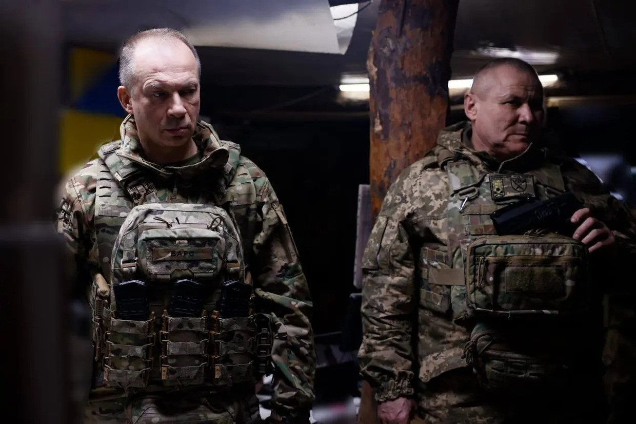 Tổng tư lệnh Các lực lượng vũ trang Ukraine Oleksandr Syrskyi (trái) và ông Oleksandr Tarnavskyi (phải). Ảnh: Telegram