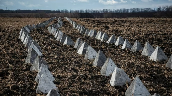 Hệ thống răng rồng. Ảnh: Pravda Hệ thống răng rồng. Ảnh: Pravda