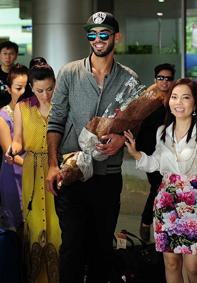 Trai đẹp tại sân bay Tân Sơn Nhất