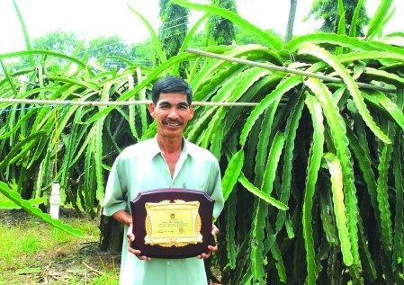 Tỷ phú thanh long xuất thân từ mồ côi ảnh 1