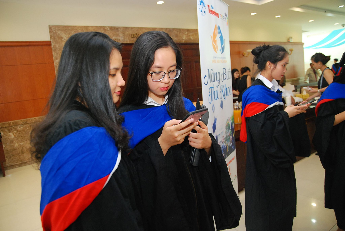 Vinh danh 65 thủ khoa vượt khó, xây dựng tương lai ảnh 9