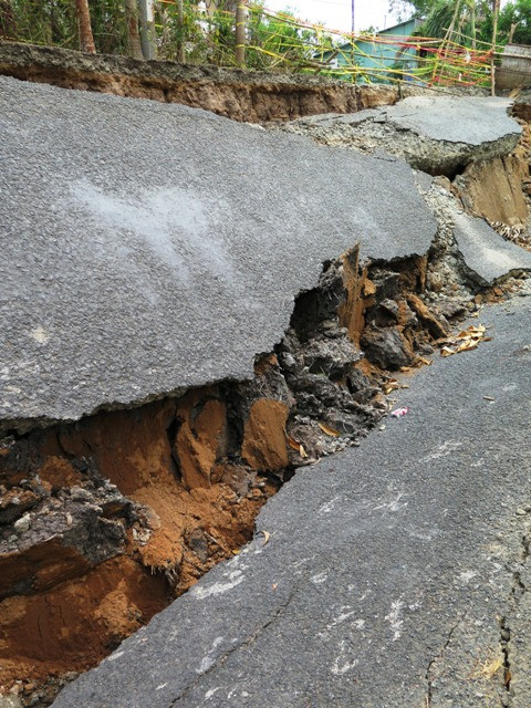 Khô hạn gây sụp đất kinh hoàng ở Cà Mau ảnh 3