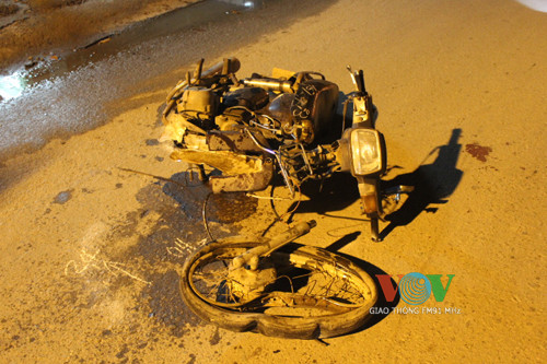 Sau cú đâm trực diện chiếc xe Dream bị gãy rời