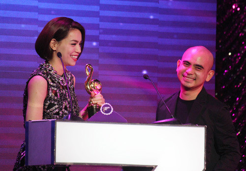 Hà Hồ bội thu giải thưởng trong năm qua