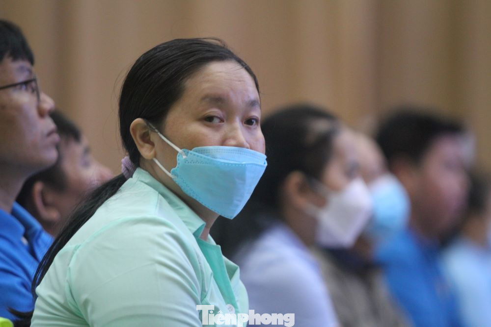 Công nhân dự lễ phát động