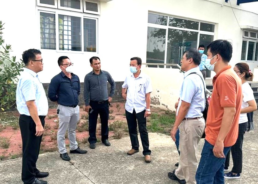 Lãnh đạo Sở Y tế tỉnh Bình Dương cùng cán bộ chuyên môn đi khảo sát Bệnh viện chuyên khoa Tâm thần để trưng dụng phòng, chống dịch Lãnh đạo Sở Y tế tỉnh Bình Dương cùng cán bộ chuyên môn đi khảo sát Bệnh viện chuyên khoa Tâm thần để trưng dụng phòng, chống dịch