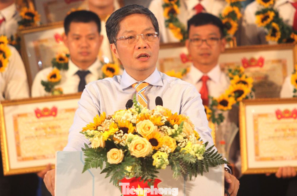 Ủy viên Bộ Chính trị, Trưởng ban Kinh tế T.Ư Trần Tuấn Anh phát biểu. Ủy viên Bộ Chính trị, Trưởng ban Kinh tế T.Ư Trần Tuấn Anh phát biểu.