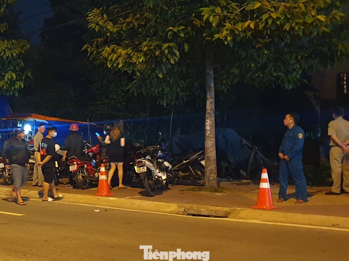 Lực lượng chức năng phong tỏa hiện trường