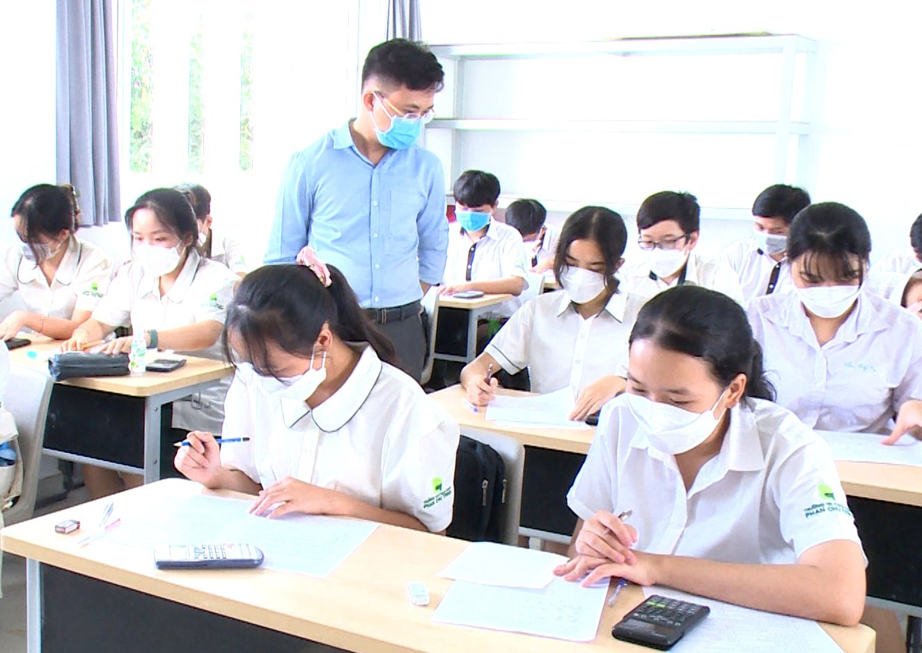 Học sinh khối lớp 9 tại Bình Dương được tổ chức thi lại môn Toán Học sinh khối lớp 9 tại Bình Dương được tổ chức thi lại môn Toán