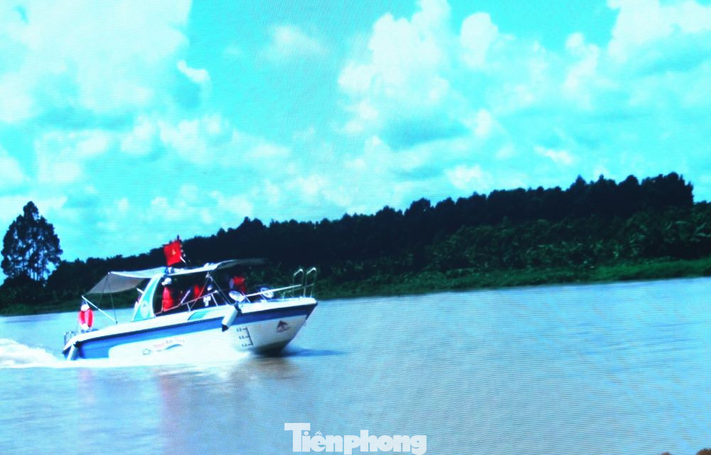 Thị xã Bến Cát nằm ở hướng Bắc của tỉnh Bình Dương, cách thành phố Thủ Dầu Một 20 km, cách TPHCM khoảng 50 km theo Quốc lộ 13, có sông Sài Gòn và sông Thị Tính chảy qua. Ngoài những công trình được thị xã Bến Cát đầu tư xây dựng để xứng tầm thành phố, địa phương này được tỉnh Bình Dương chọn để xây dựng Cảng sông với công suất 7 triệu tấn/năm tại xã An Tây (TX. Bến Cát). Tổng kinh phí mà Bình Dương dự chi cho dự án này gần 2.300 tỷ đồng. Vị trí Cảng nằm ở phía Bắc của tỉnh Bình Dương, giáp với dự án đường Vành đai 4 TPHCM.