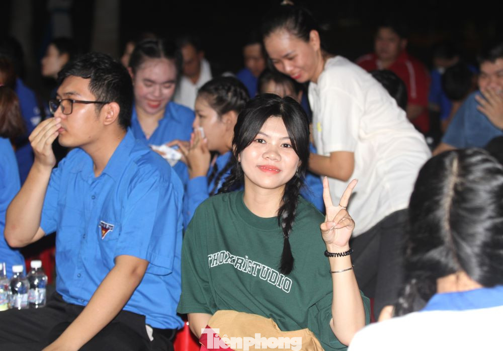 Cuộc thi hát đã thu hút sự quan tâm, tham dự của đông đảo người dân.