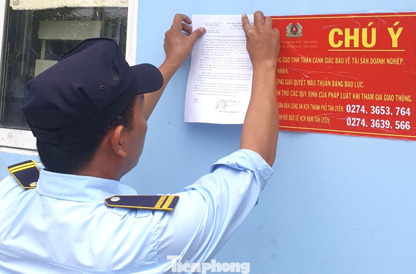 Dán thông báo tìm lai lịch nạn nhân tại các doanh nghiệp trên địa bàn tỉnh Bình Dương Dán thông báo tìm lai lịch nạn nhân tại các doanh nghiệp trên địa bàn tỉnh Bình Dương