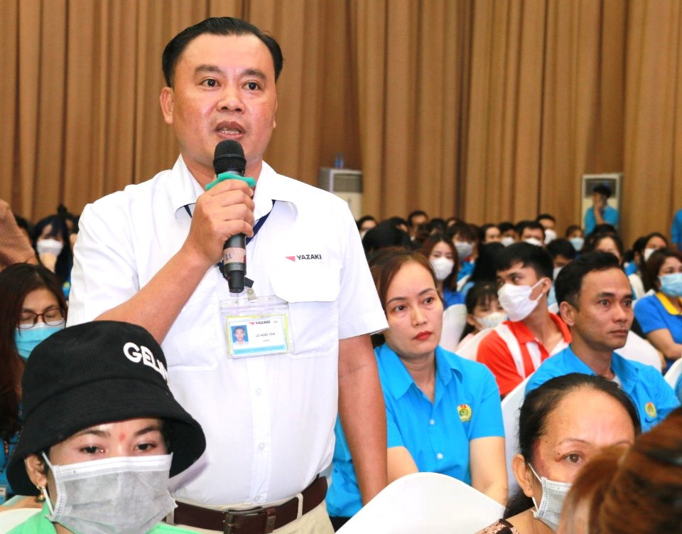 Cử tri Lê Hoài Tâm, làm việc tại Công ty Yazaki Bình Dương kiến nghị ngành chức năng có chính sách hỗ trợ doanh nghiệp để người lao động có việc làm và thu nhập ổn định.
