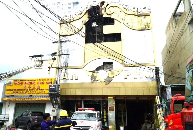 Kể từ khi xảy ra vụ cháy quán karaoke An Phú làm chết 32 người, quy định về PCCC được quản lý nghiêm ngặt hơn Kể từ khi xảy ra vụ cháy quán karaoke An Phú làm chết 32 người, quy định về PCCC được quản lý nghiêm ngặt hơn