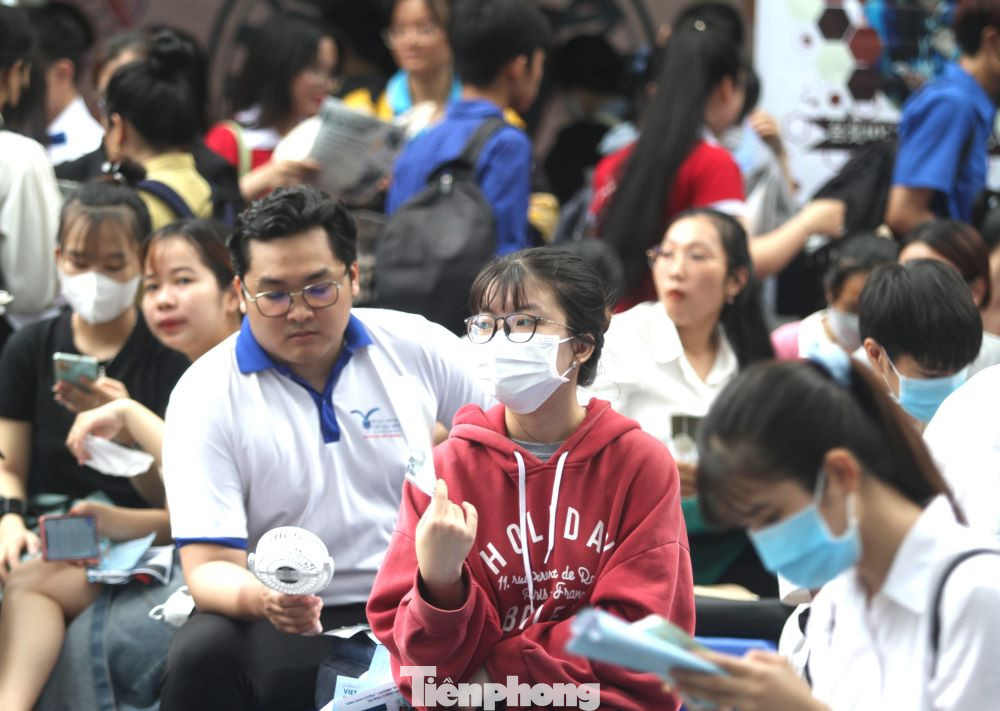 Hoạt động là nơi giao lưu giữa sinh viên với lãnh đạo các Sở, ban, ngành, các doanh nhân, nhà doanh nghiệp, trí thức trẻ thành công trên các lĩnh vực về sáng tạo, nghiên cứu khoa học, khởi nghiệp và công tác phát triển tài năng trẻ.