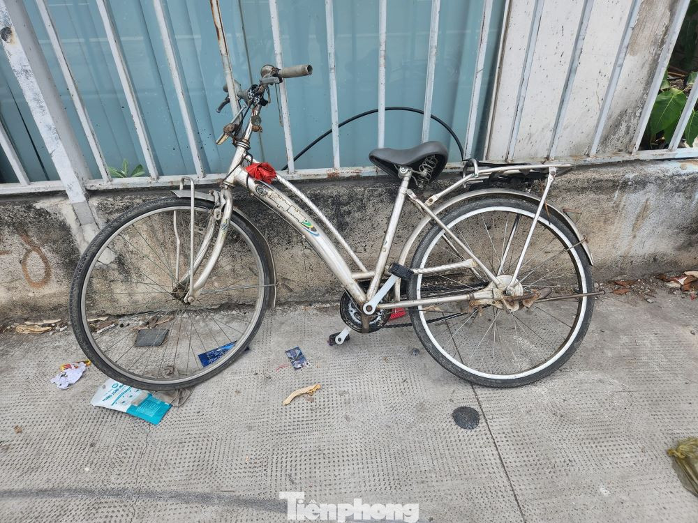 Chiếc xe đạp bên đường nghi của nạn nhân