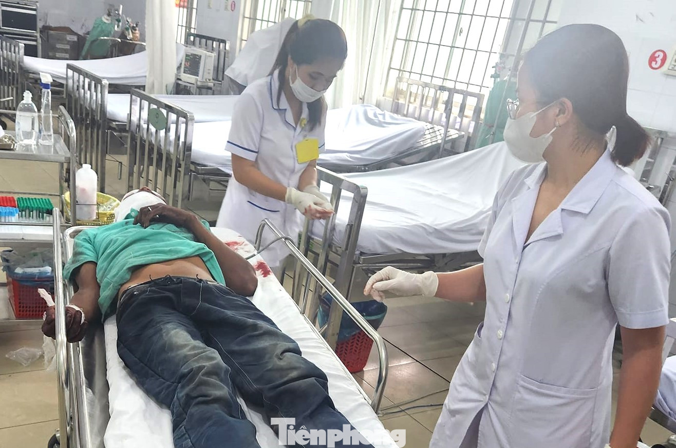 Nạn nhân được cấp cứu tại Bệnh viện Quân y (Bình Dương)