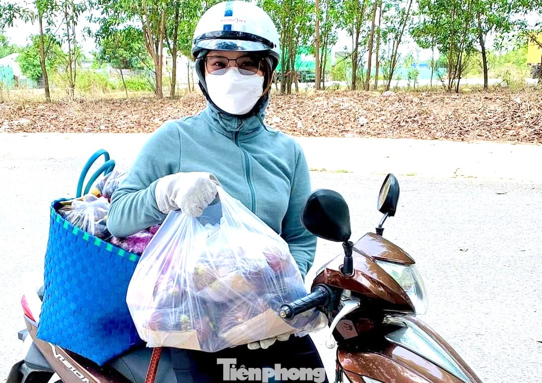 Ngoài ra, trong suốt lễ hội sẽ có những hoạt động bổ trợ hấp dẫn, như: không gian đờn ca tài tử, chạy việt dã “Cung đường vườn cây trái”; thi vẽ tranh giải thưởng mỹ thuật thiếu nhi; trưng bày ảnh đẹp “Đất và người Thuận An” và giao lưu âm nhạc đường phố… Lễ hội nhằm quảng bá hình ảnh vườn cây ăn trái Lái Thiêu đến với du khách.