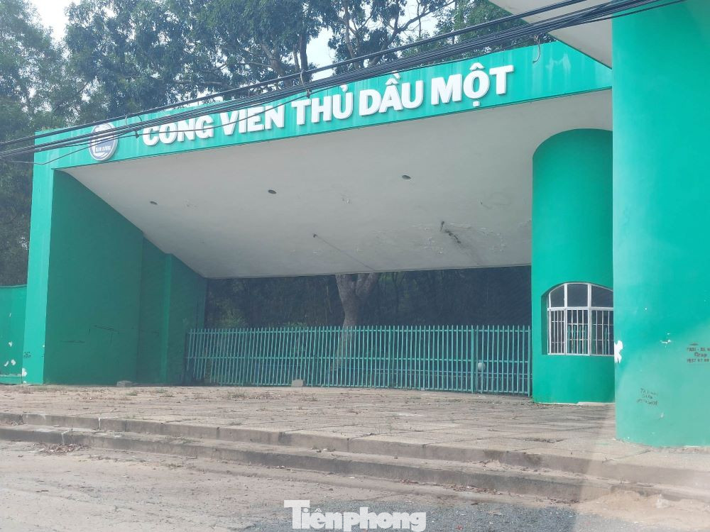 Đến ngày 30/4/2022, TP Thủ Dầu Một chính thức tiếp nhận bàn giao sau 12 năm để doanh nghiệp quản lý. Ảnh: Cổng phụ công viên