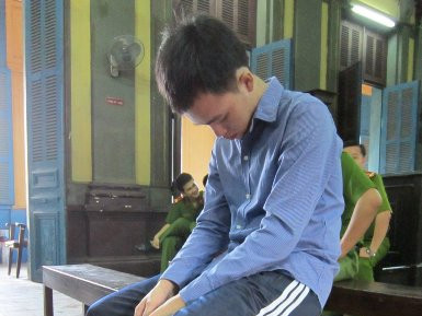 Vì bênh anh vợ nợ 300 ngàn, mà bị cáo Nguyễn Hoàng Tú phải đền mạng