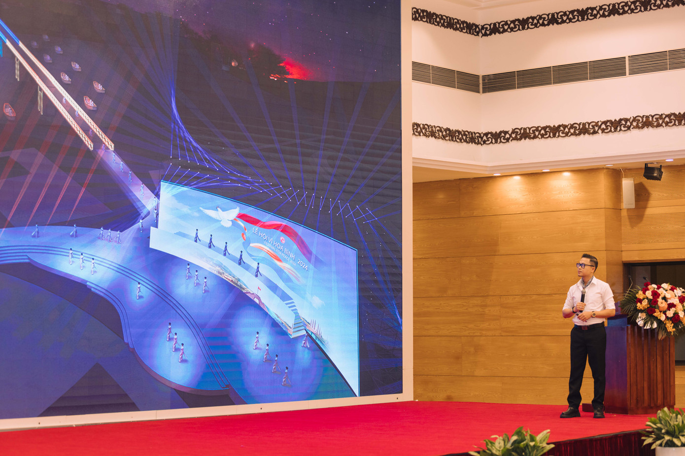 Đạo diễn tiết lộ những điểm nhấn của lễ khai mạc.