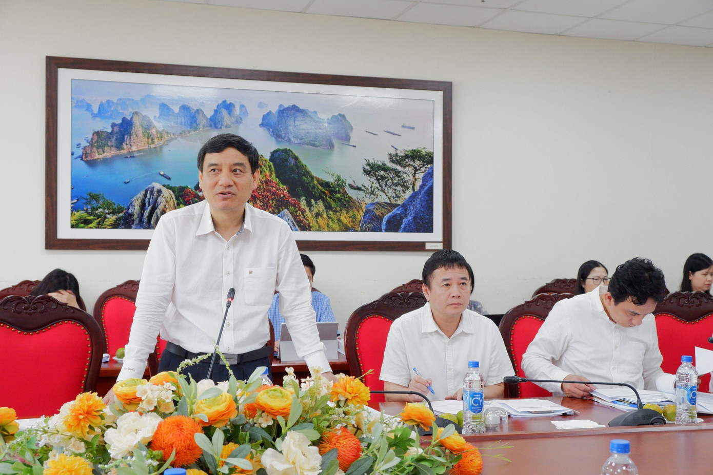 Chủ nhiệm Ủy ban Văn hóa, Giáo dục của Quốc hội Nguyễn Đắc Vinh chủ trì cuộc họp rà soát tổ chức hội thảo văn hóa 2024.