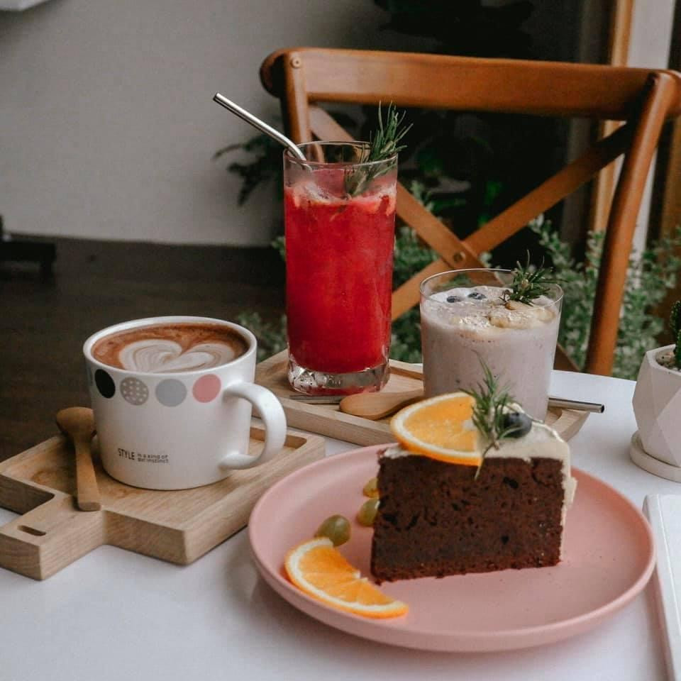 Nước ép, cà phê và bánh ngọt - Ảnh: ROUTE14 Nước ép, cà phê và bánh ngọt - Ảnh: ROUTE14