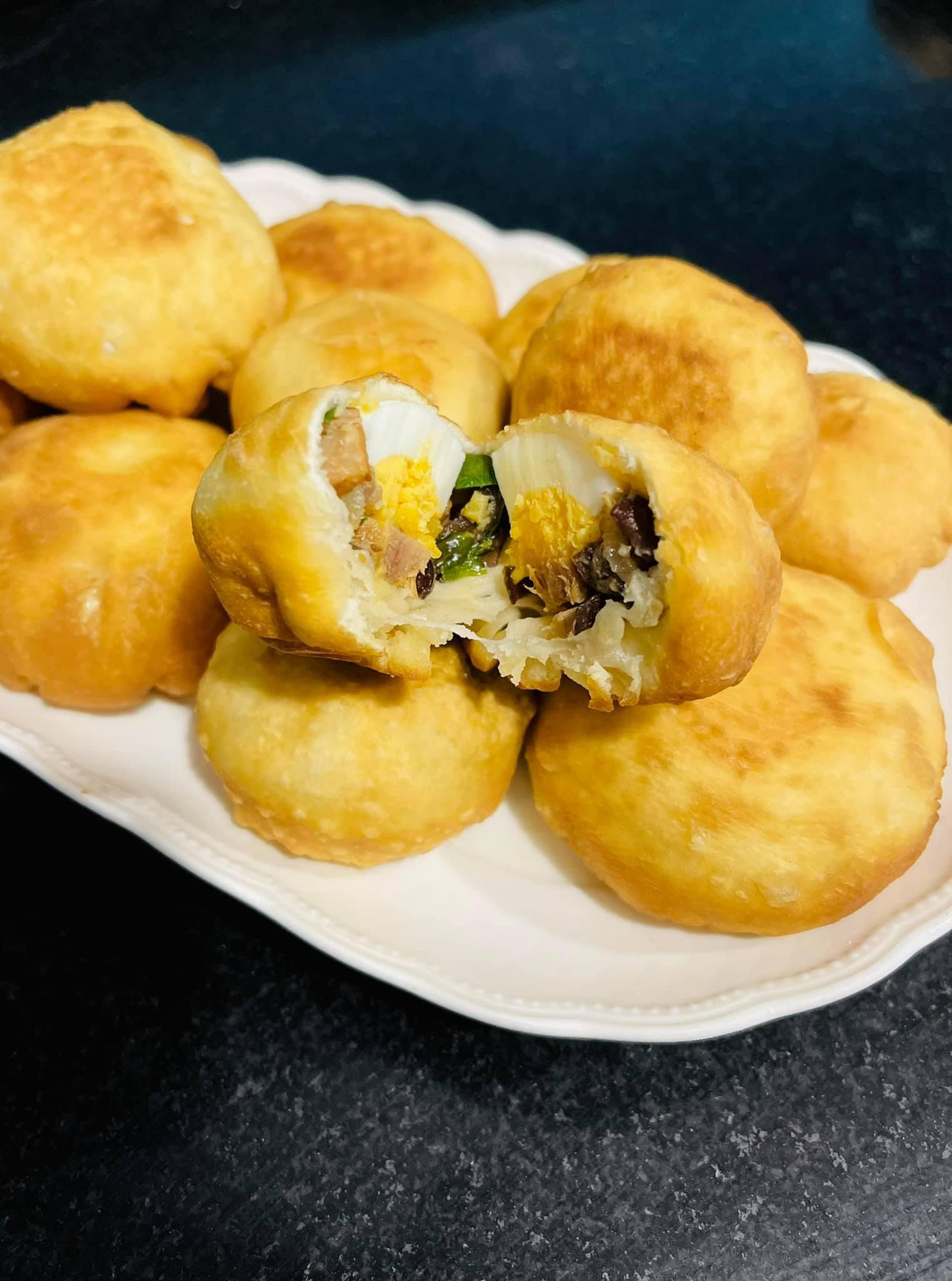 Bánh bao nhân thịt và nấm mèo, hơi bị xịn! - Ảnh: Huyền Phạm Bánh bao nhân thịt và nấm mèo, hơi bị xịn! - Ảnh: Huyền Phạm