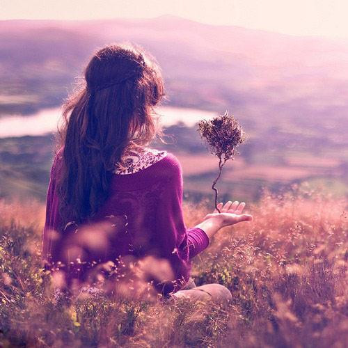 Sự cô đơn cũng có vẻ đẹp riêng, em hãy tận hưởng nó. Sự cô đơn cũng có vẻ đẹp riêng, em hãy tận hưởng nó.