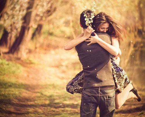 Tình yêu là cảm xúc. Hạnh phúc là khoảnh khắc.