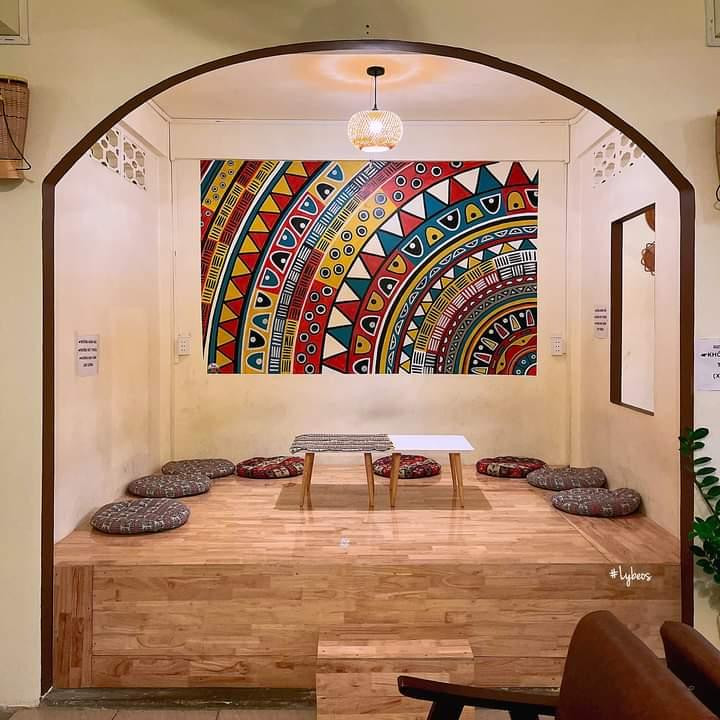 Bạn có thể ngồi bệt thế này nếu thích - Ảnh: Seto Le