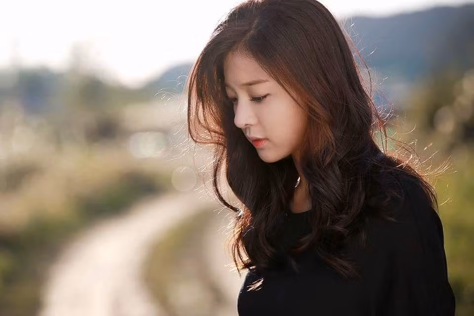 Đừng trách bản thân không đủ ưu tú để có thể "lĩnh hội" bài học sớm hơn. Đừng trách bản thân không đủ ưu tú để có thể "lĩnh hội" bài học sớm hơn.