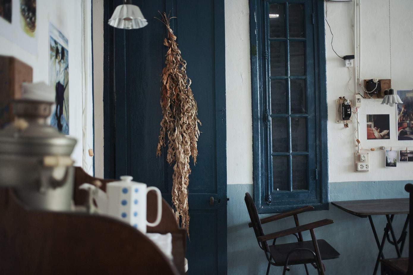 Những góc siêu vintage với tông màu xanh xám. Ảnh: The Little Plan Những góc siêu vintage với tông màu xanh xám. Ảnh: The Little Plan