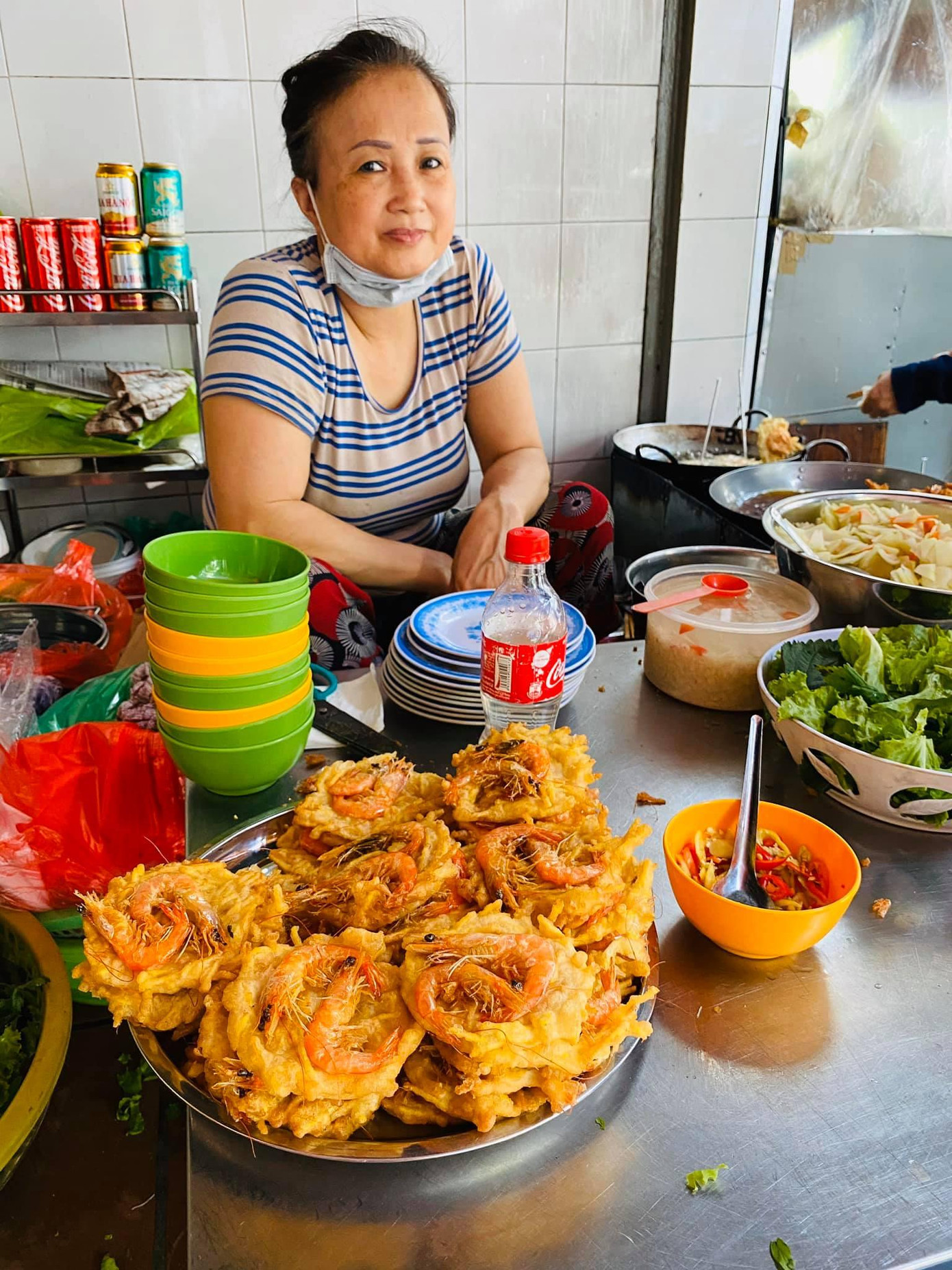 Cô chủ quán rất dễ thương - Ảnh: Nguyễn Văn Khu Cô chủ quán rất dễ thương - Ảnh: Nguyễn Văn Khu