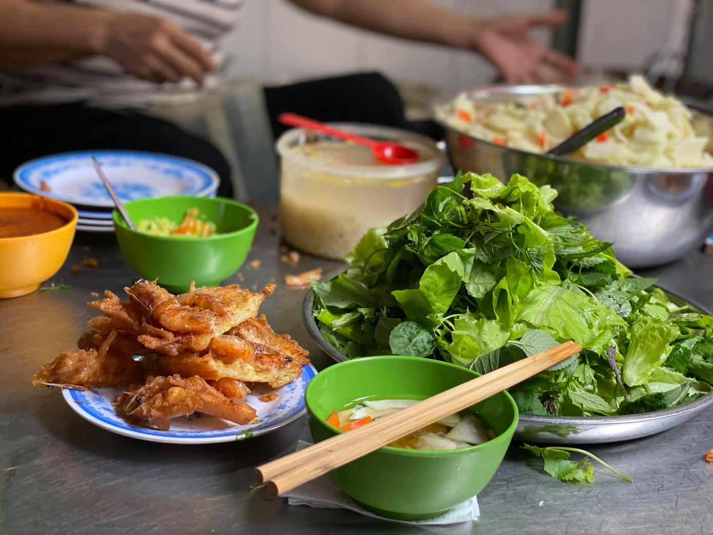 Ăn thôi, chờ chi! - Ảnh: Đậu Thùy Trang Ăn thôi, chờ chi! - Ảnh: Đậu Thùy Trang