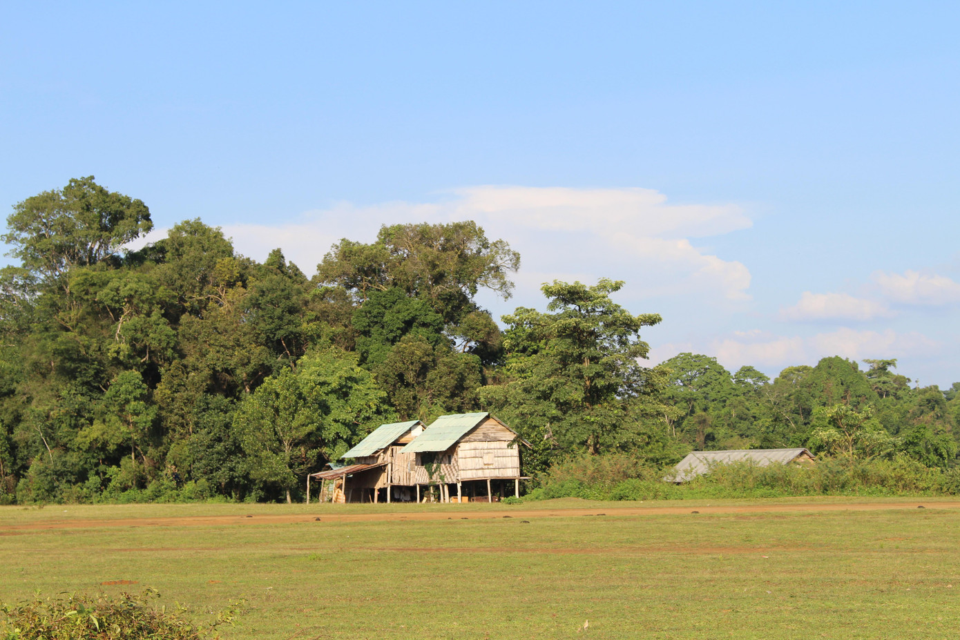 Nhà sàn đơn sơ - Ảnh: Hoàng Ân Nhà sàn đơn sơ - Ảnh: Hoàng Ân