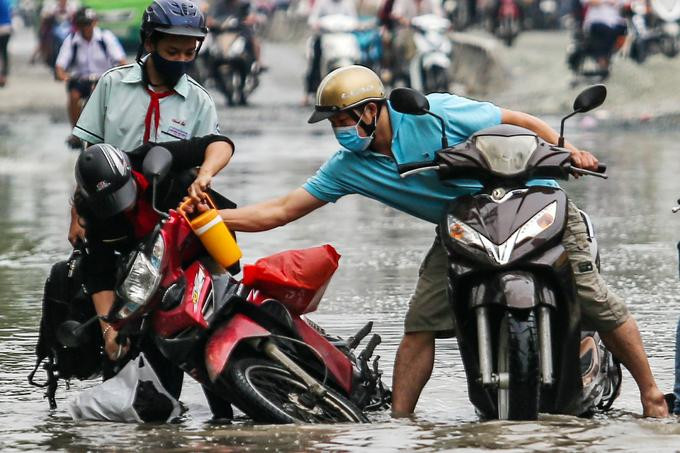 Ảnh: Báo Tuổi Trẻ Ảnh: Báo Tuổi Trẻ