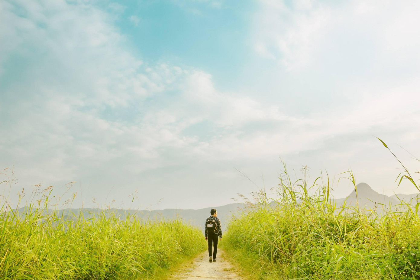 Xách ba lô lên - Ảnh: Cáp Lộc Hàn Vũ Xách ba lô lên - Ảnh: Cáp Lộc Hàn Vũ