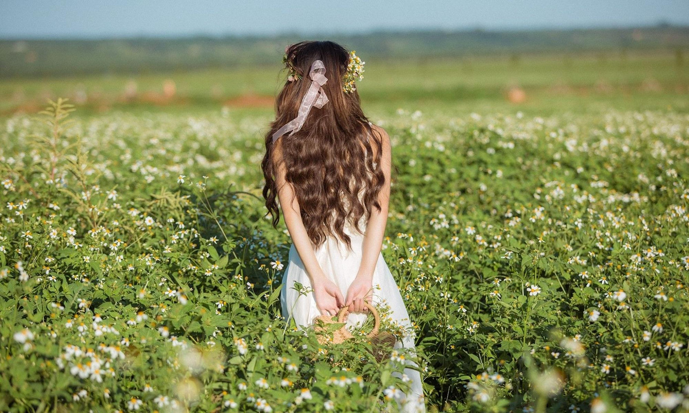 Đắm mình giữa không gian lung linh tràn ngập sắc hoa - Ảnh: Hà Văn Tiền Đắm mình giữa không gian lung linh tràn ngập sắc hoa - Ảnh: Hà Văn Tiền