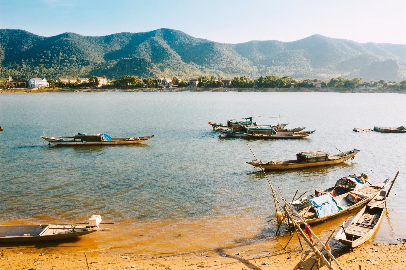 Bình yên nơi bến đậu - Ảnh: Cáp Lộc Hàn Vũ