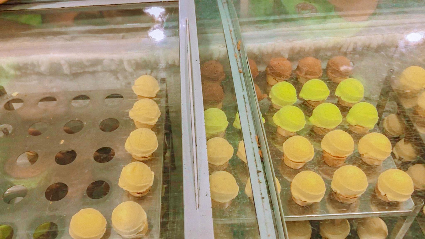 Các "bé" kem ốc quế nằm ngay ngắn - Ảnh: Hồ Thiên Nga Các "bé" kem ốc quế nằm ngay ngắn - Ảnh: Hồ Thiên Nga