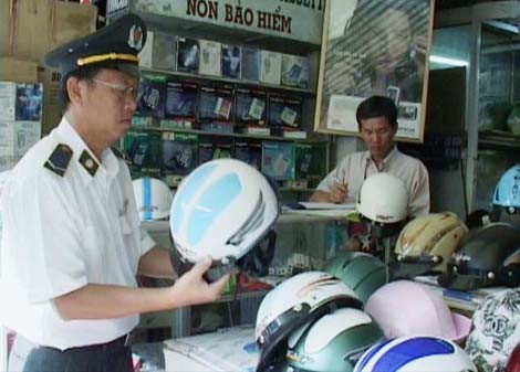 Kiểm tra chất lượng mũ bảo hiểm. Kiểm tra chất lượng mũ bảo hiểm