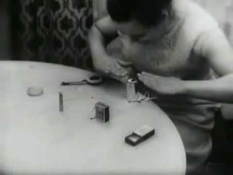 Nữ phù thủy người Nga Nina Kulagina Ảnh: skullbonespark.com